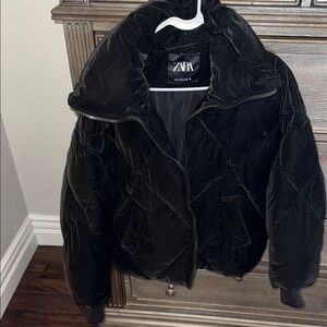Zara Women's Black Puffer Jacket